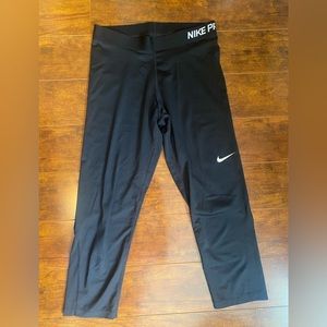 Nike dry fit cropped leggings